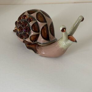 Snail mini box‎ enamel & gemstones RARE. Secret compartment table top. Charming.